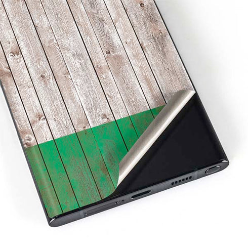 Ireland Flag Dark Wood Galaxy S22 Ultra Skin